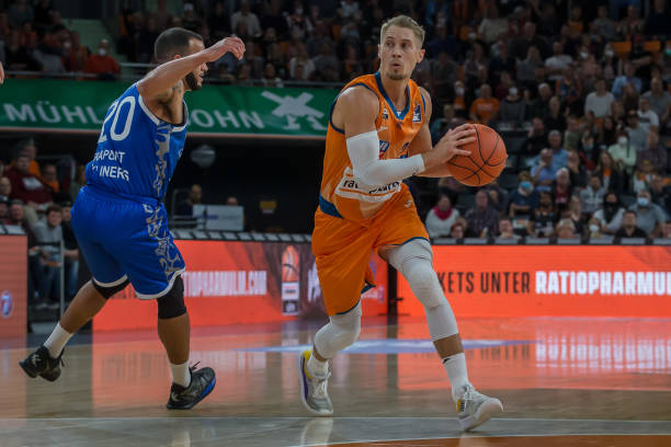 水平的中后 水平的中后