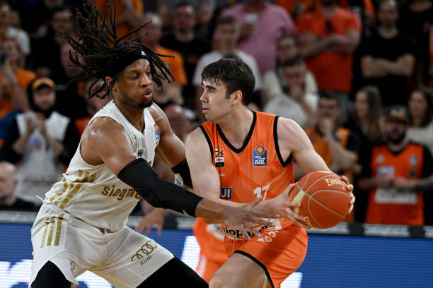 励所有参与 励所有参与