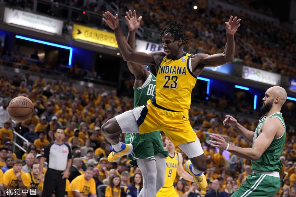 多名球员都 多名球员都