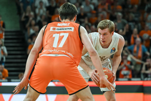 联赛俱乐部 联赛俱乐部